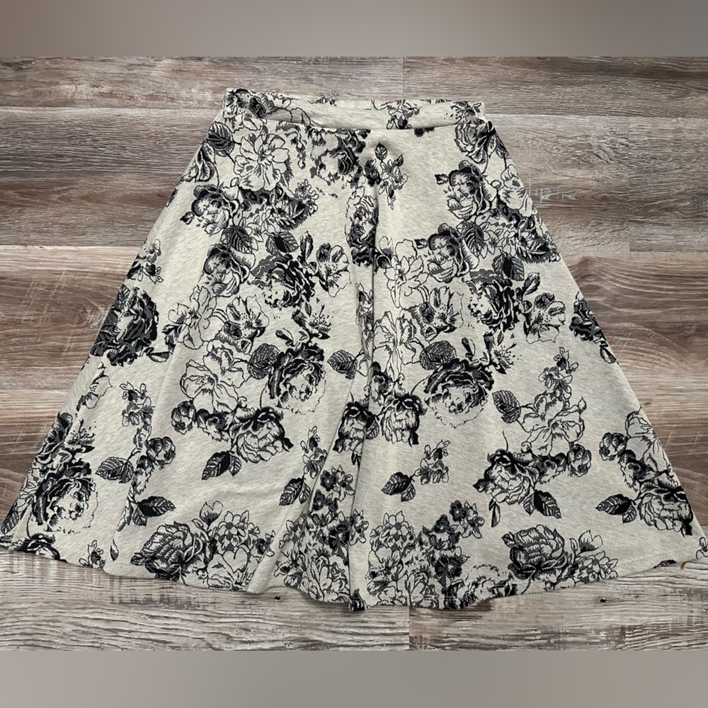 Bobeau Black and Cream Floral A-Line Skirt